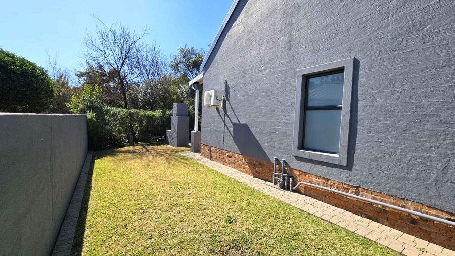5 Bedroom Property for Sale in The Coves North West